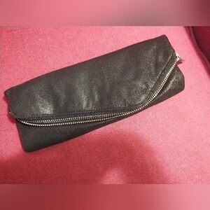 HOBO Effe Clutch. Distressed Leather